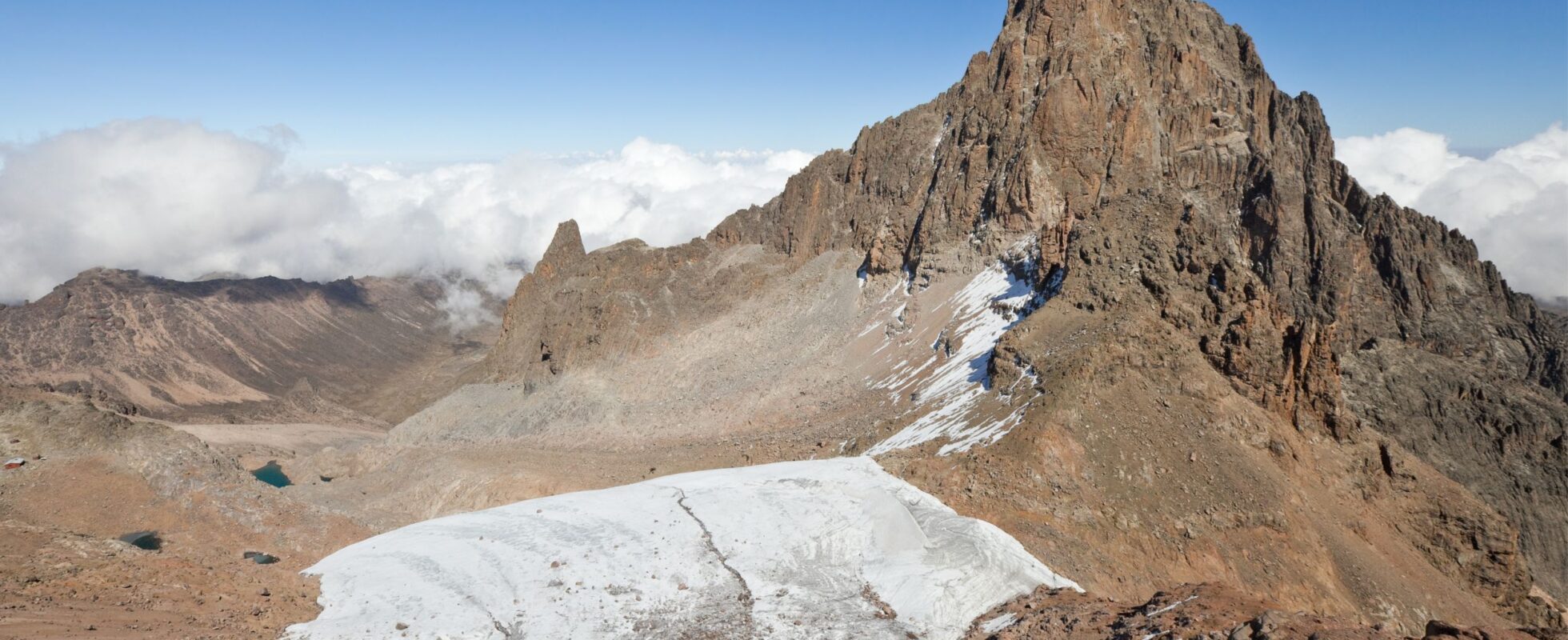 Leden som leder upp till Mount Kenya