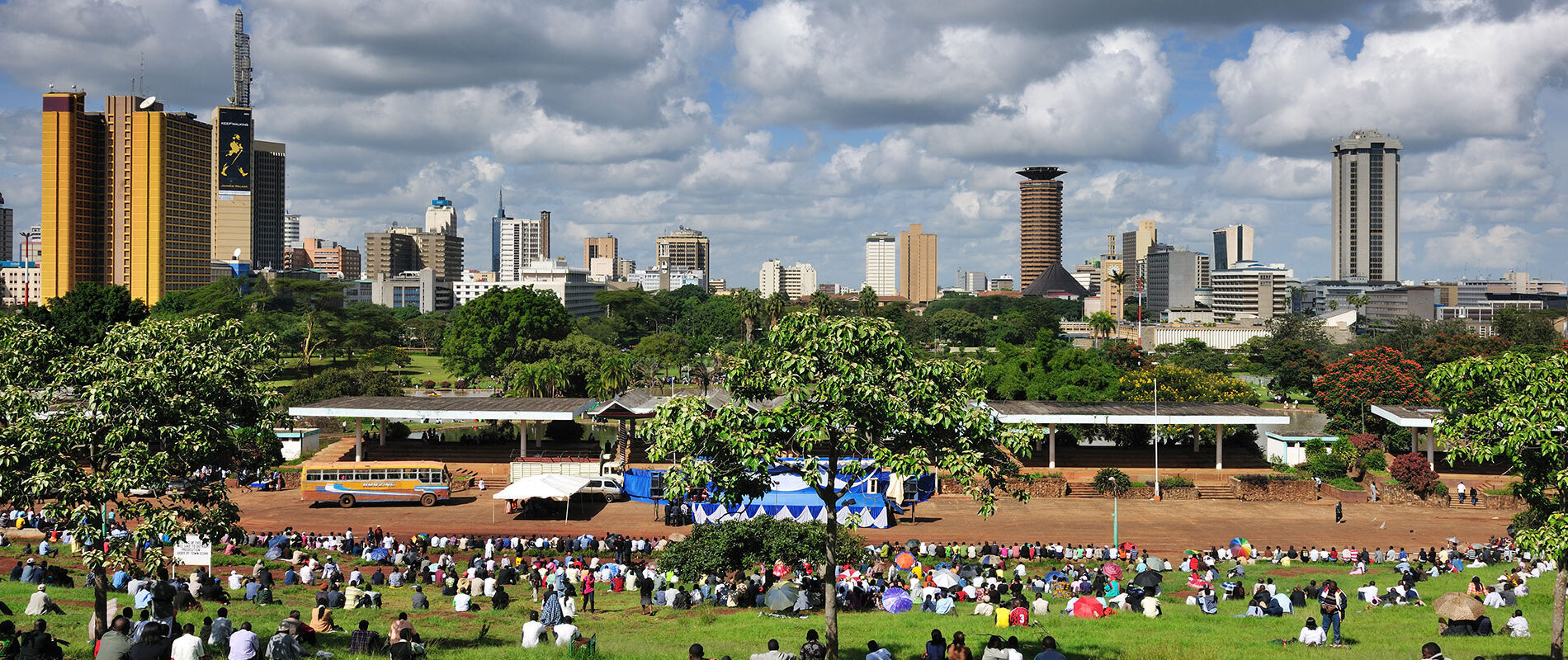 Vy över park och skyline i Nairobi