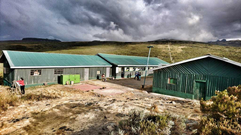 Mount Kenya via Sirimon Route (2/5) | Old Moses Camp (3,340 m/10,958 ft) - Shipton's Camp (4,200 m/13,779 ft)