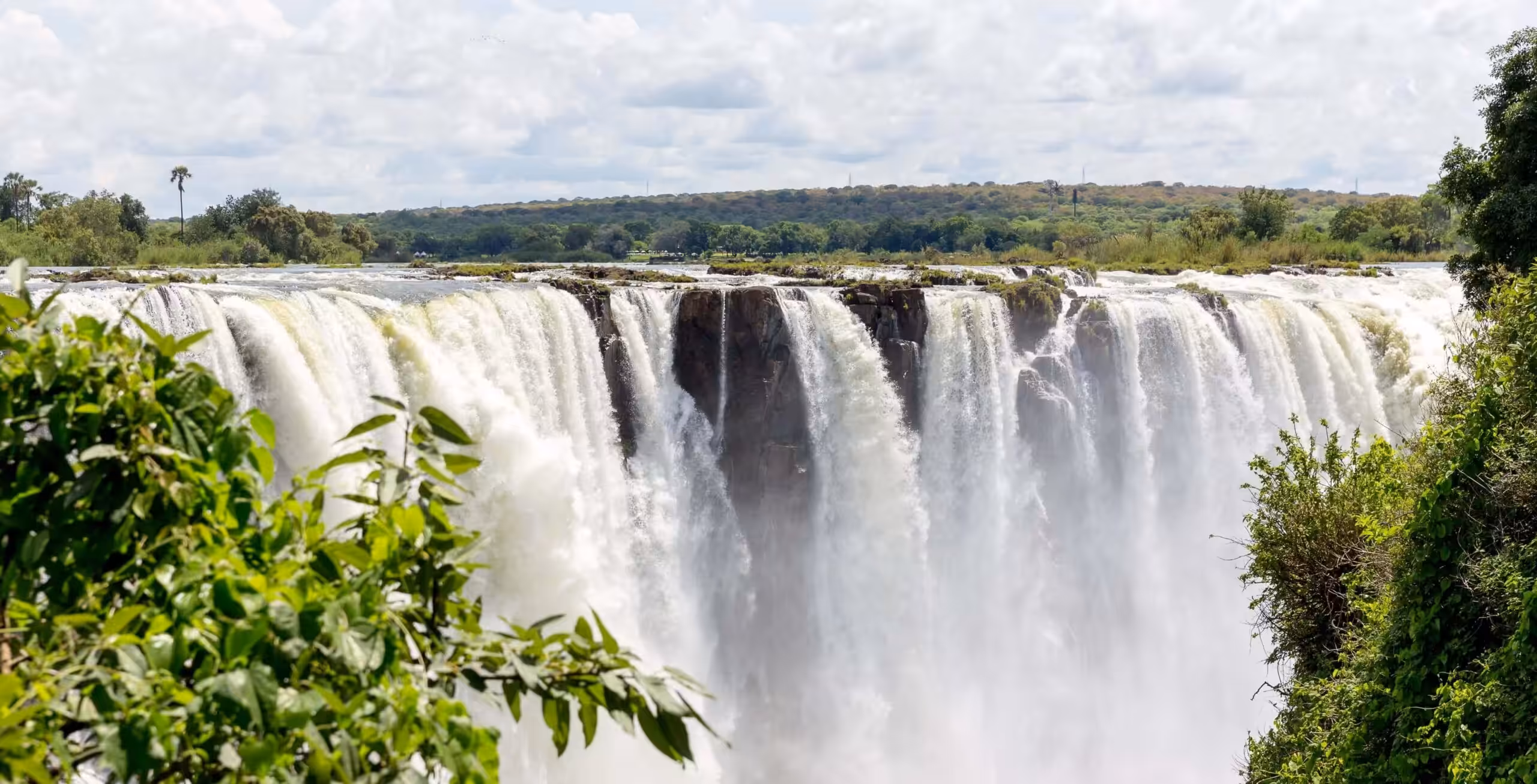 Ankomst till Victoria Falls internationella flygplats i Zimbabwe